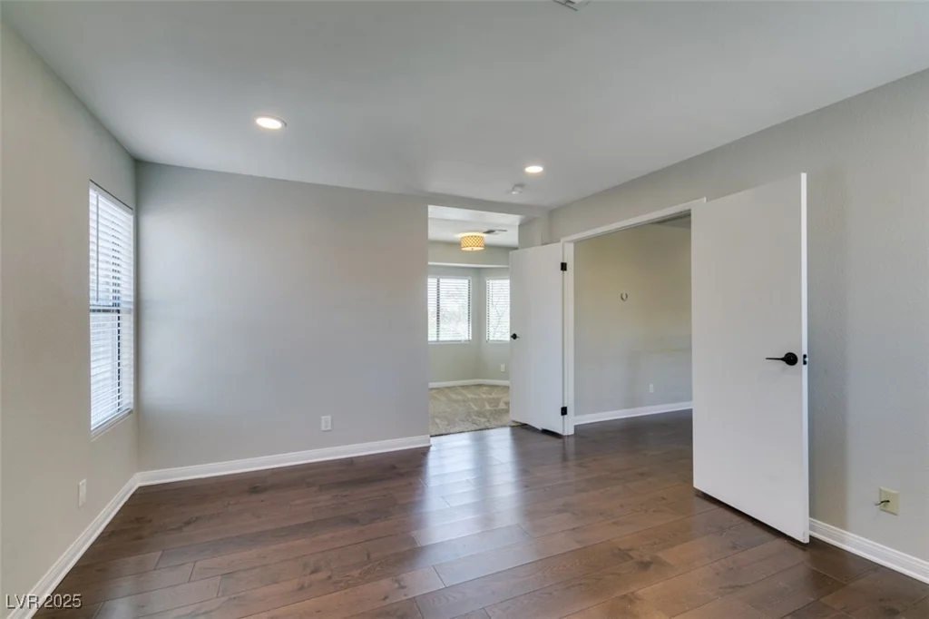 2820 Crystal Bay, Las Vegas, NV 89117