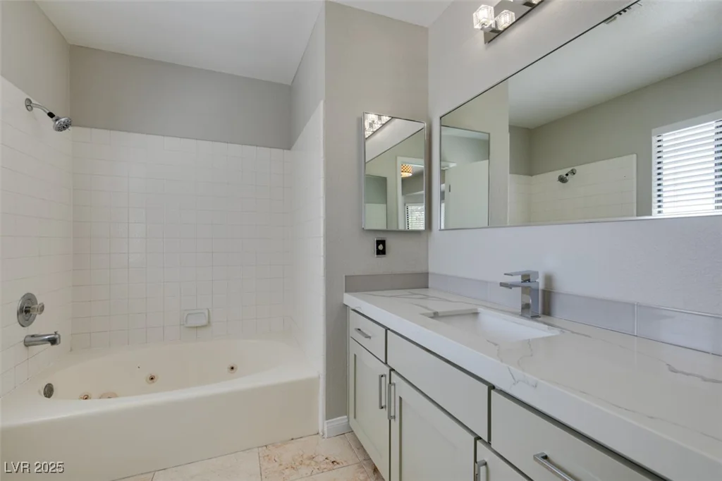 2820 Crystal Bay, Las Vegas, NV 89117