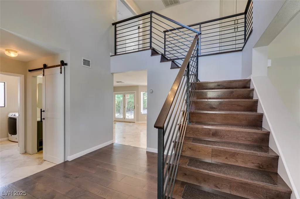2820 Crystal Bay, Las Vegas, NV 89117