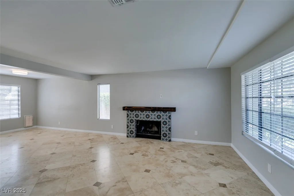2820 Crystal Bay, Las Vegas, NV 89117