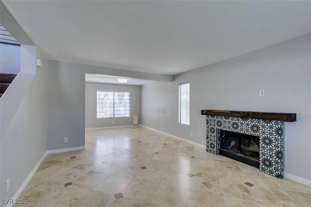 2820 Crystal Bay, Las Vegas, NV 89117