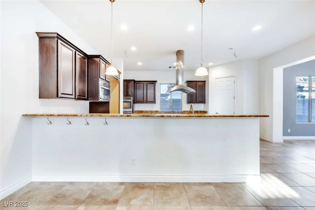 37 Carolina Cherry, Las Vegas, NV 89141