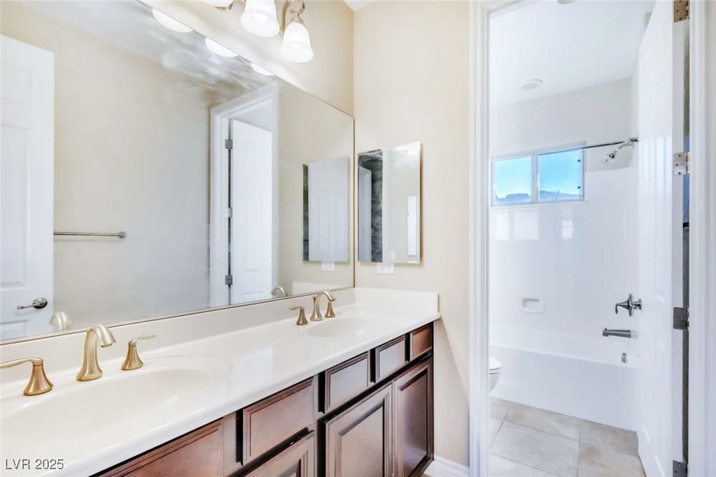 37 Carolina Cherry, Las Vegas, NV 89141