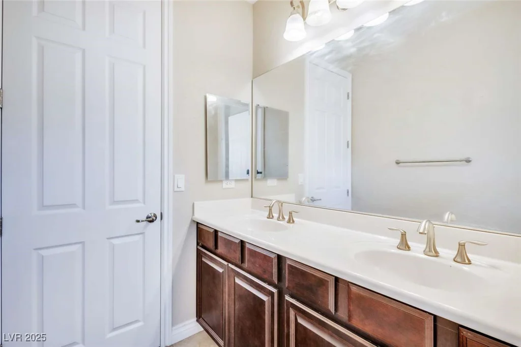 37 Carolina Cherry, Las Vegas, NV 89141
