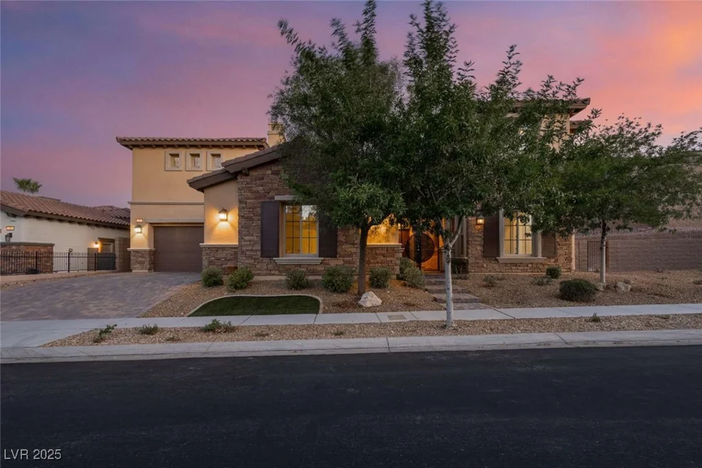 37 Carolina Cherry, Las Vegas, NV 89141
