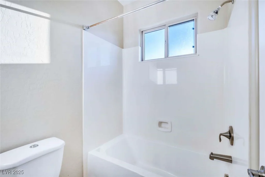 37 Carolina Cherry, Las Vegas, NV 89141