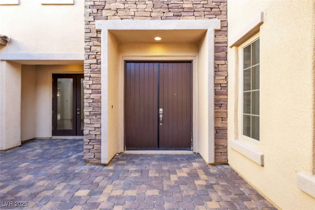 37 Carolina Cherry, Las Vegas, NV 89141