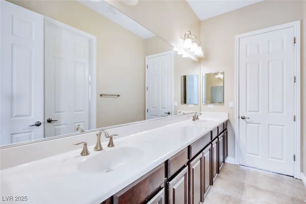 37 Carolina Cherry, Las Vegas, NV 89141