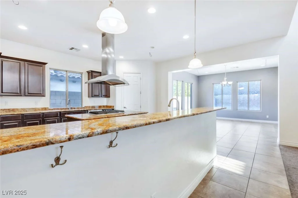 37 Carolina Cherry, Las Vegas, NV 89141