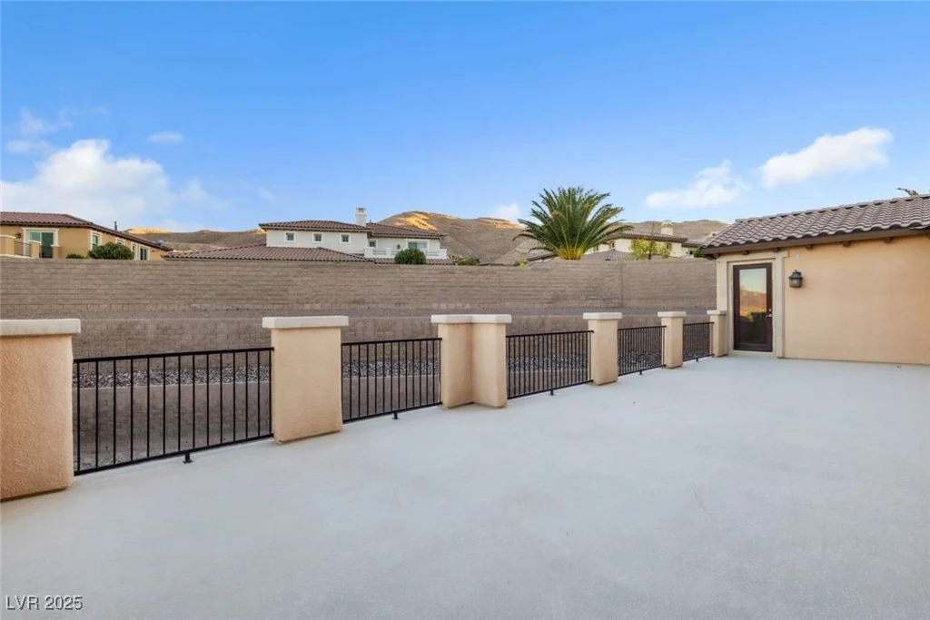 37 Carolina Cherry, Las Vegas, NV 89141