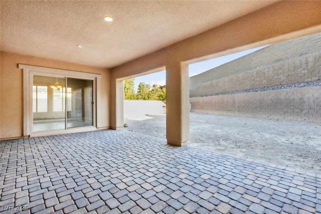 37 Carolina Cherry, Las Vegas, NV 89141