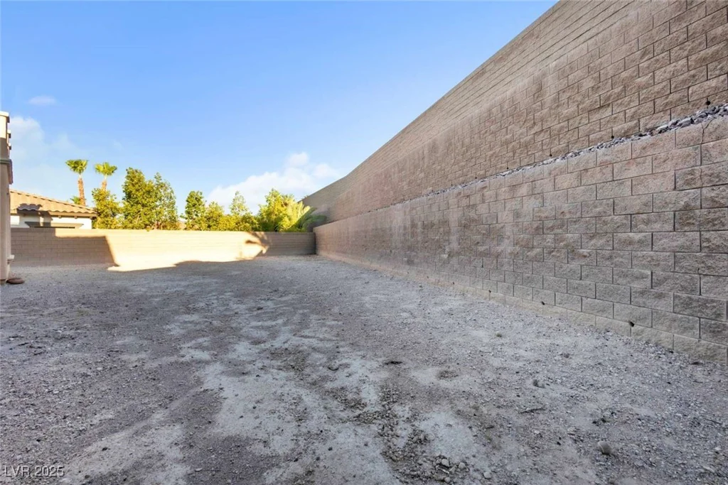 37 Carolina Cherry, Las Vegas, NV 89141