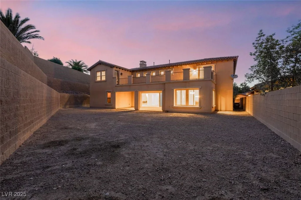 37 Carolina Cherry, Las Vegas, NV 89141