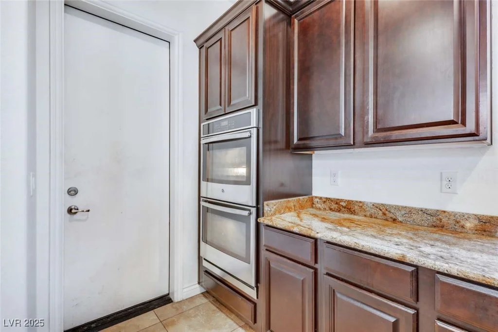 37 Carolina Cherry, Las Vegas, NV 89141