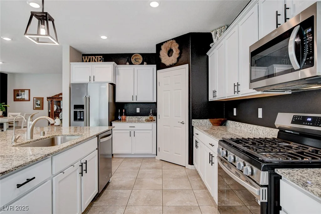 7733 Wishbone Falls, North Las Vegas, NV 89084