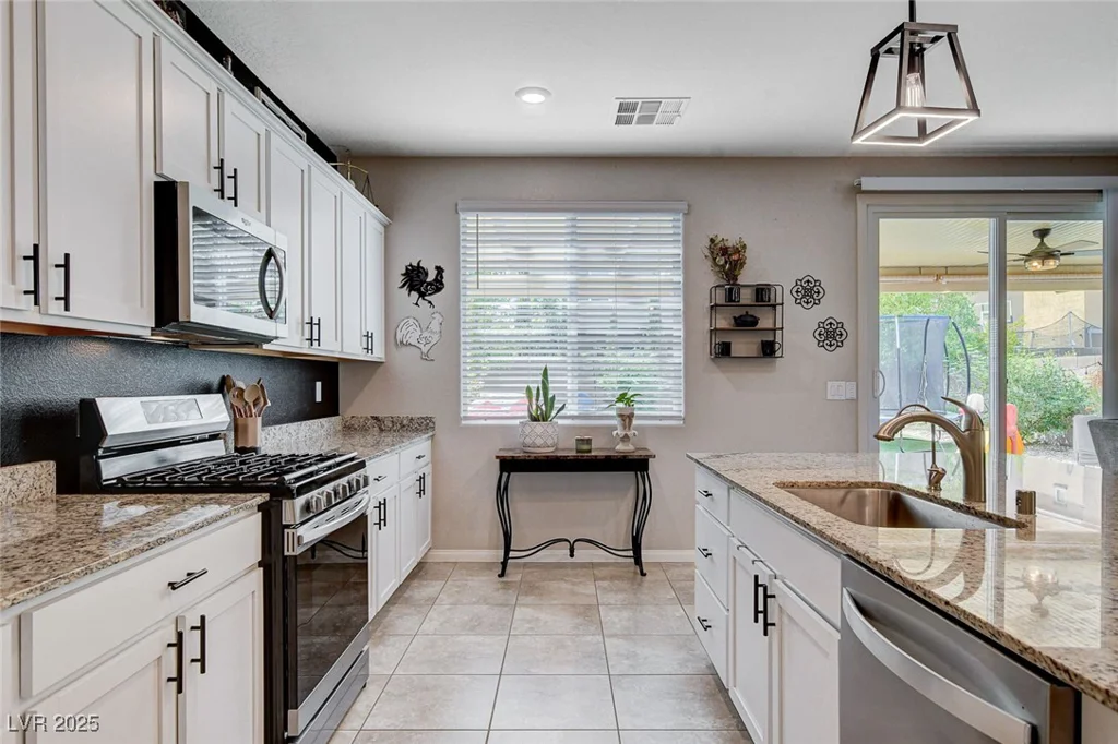 7733 Wishbone Falls, North Las Vegas, NV 89084