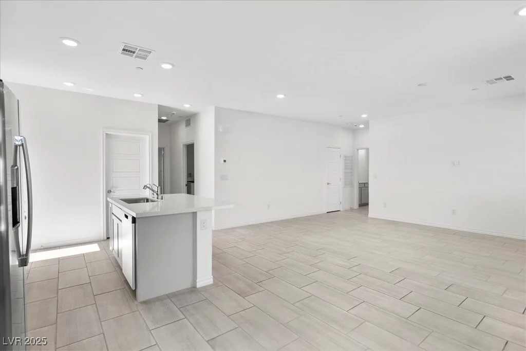916 Kings Cliff, Las Vegas, NV 89138