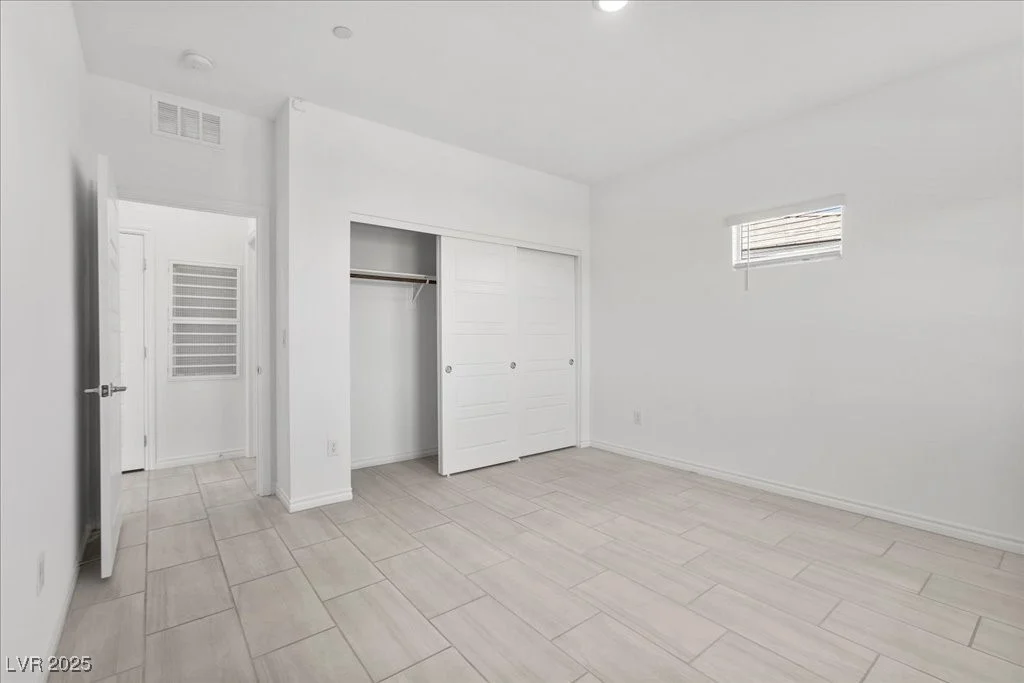 916 Kings Cliff, Las Vegas, NV 89138