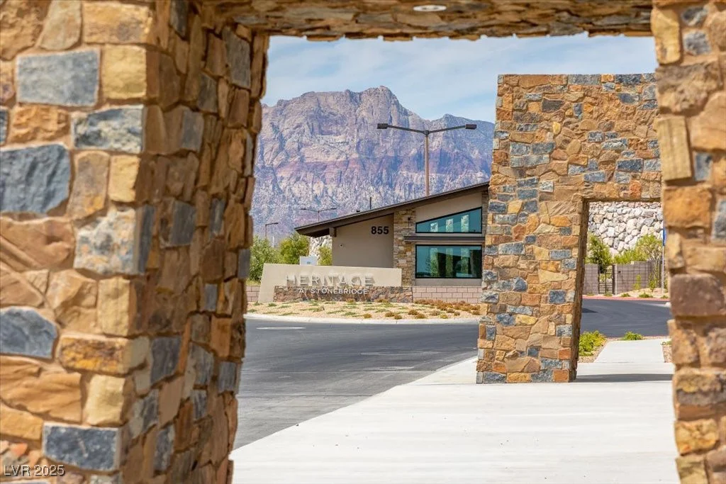 916 Kings Cliff, Las Vegas, NV 89138