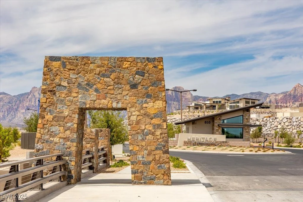 916 Kings Cliff, Las Vegas, NV 89138