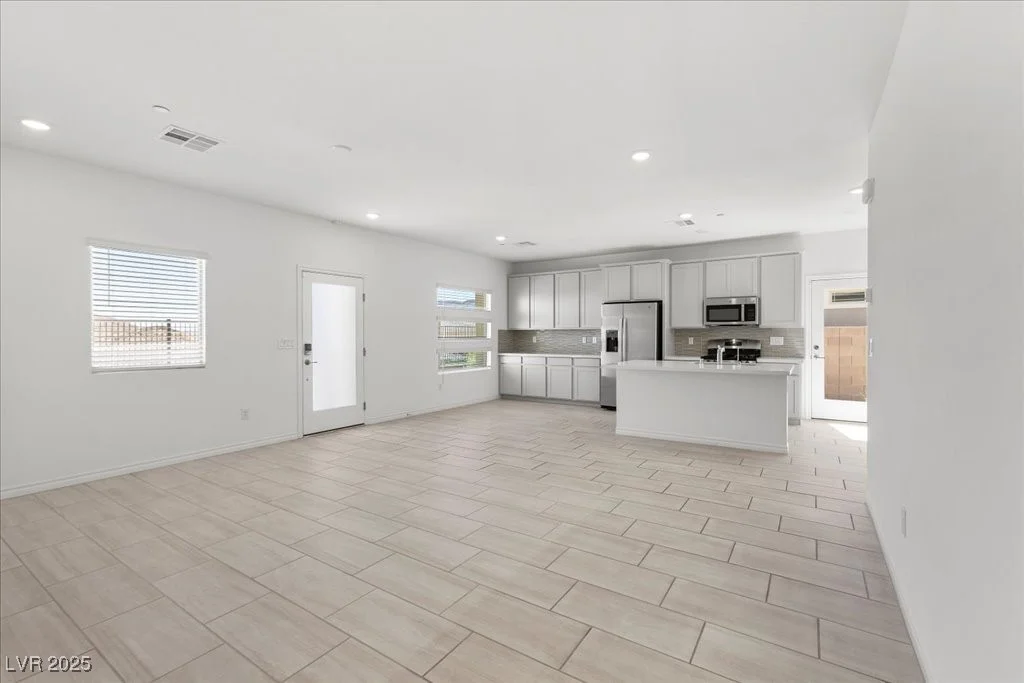916 Kings Cliff, Las Vegas, NV 89138