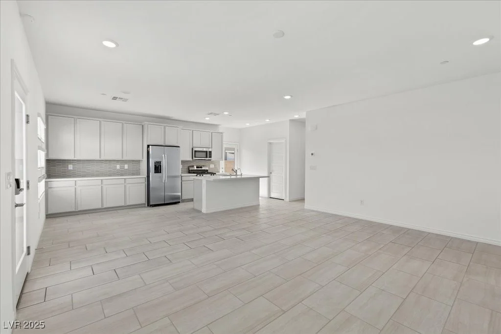 916 Kings Cliff, Las Vegas, NV 89138
