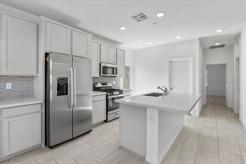 916 Kings Cliff, Las Vegas, NV 89138