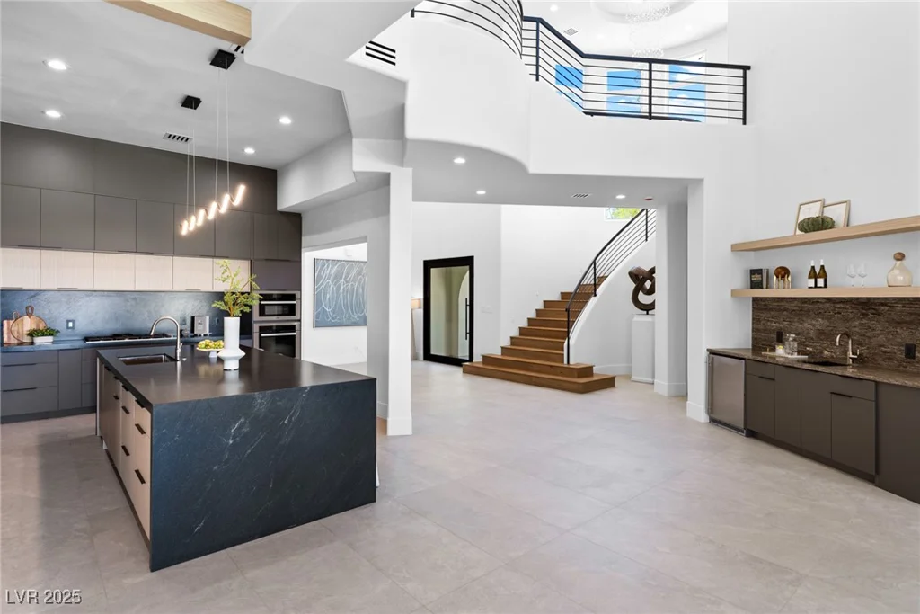 9252 Tournament Canyon, Las Vegas, NV 89144