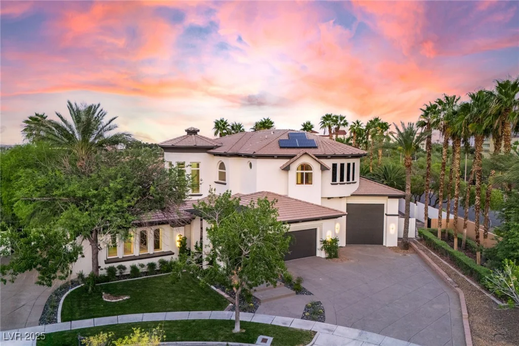 9252 Tournament Canyon, Las Vegas, NV 89144