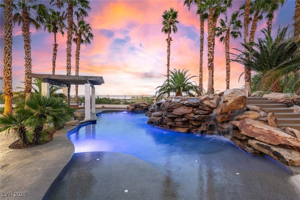 9252 Tournament Canyon, Las Vegas, NV 89144