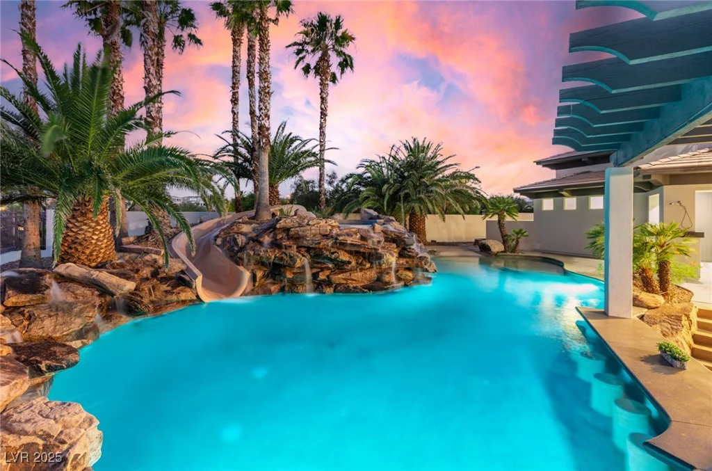 9252 Tournament Canyon, Las Vegas, NV 89144