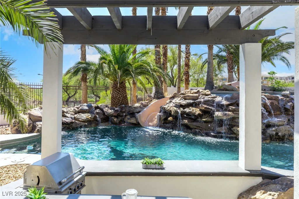 9252 Tournament Canyon, Las Vegas, NV 89144