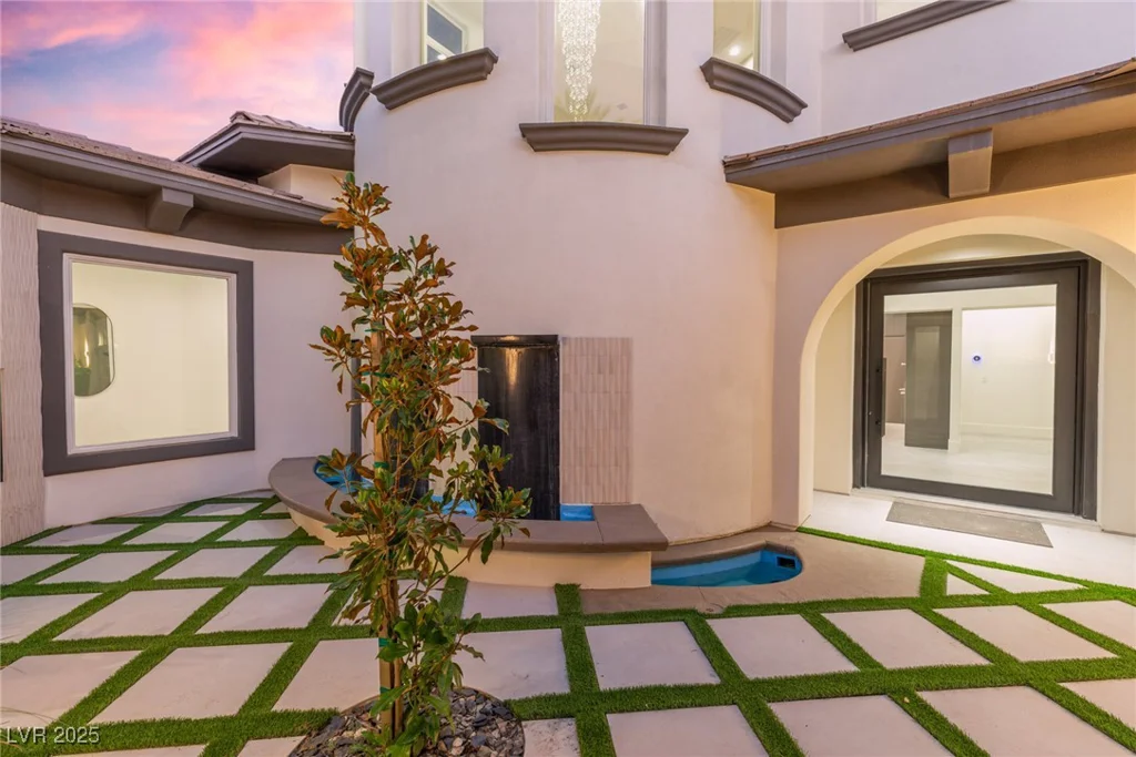 9252 Tournament Canyon, Las Vegas, NV 89144