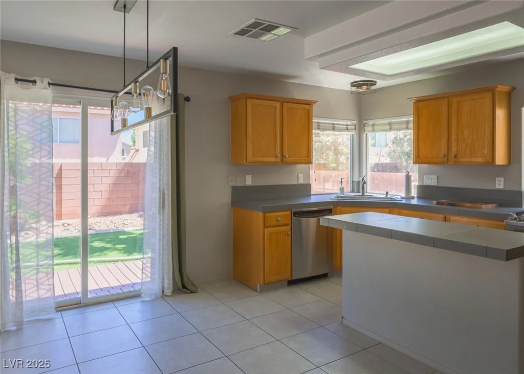 7412 Jacaranda Leaf, Las Vegas, NV 89139