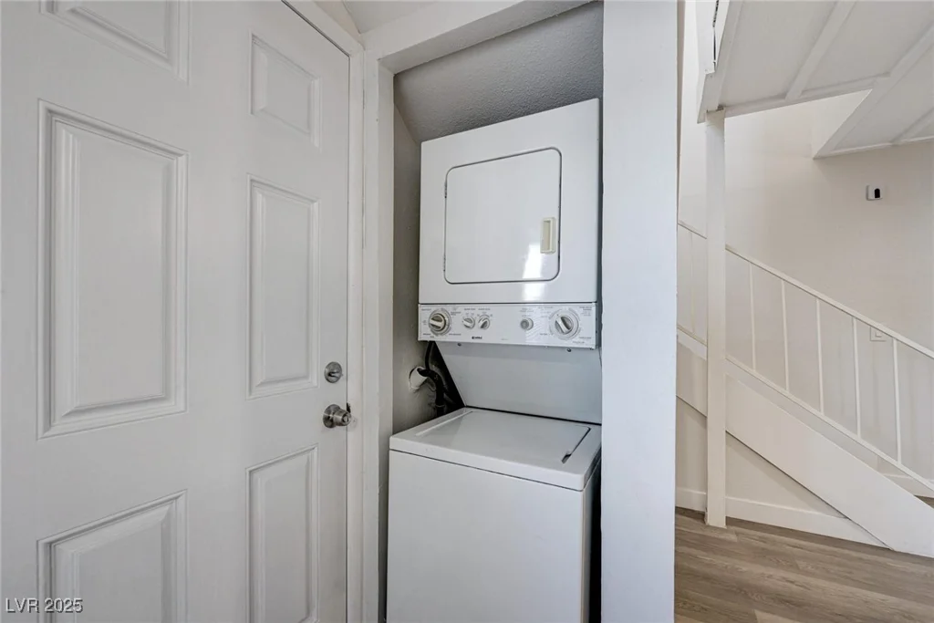 6641 Silverstream, Las Vegas, NV 89107