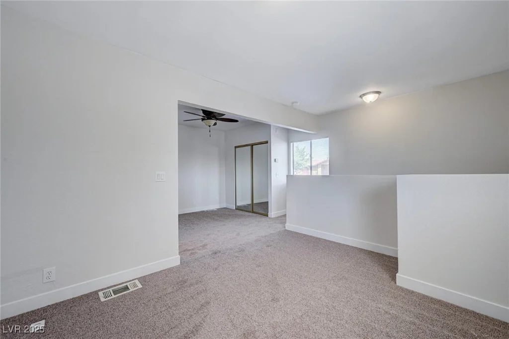 6641 Silverstream, Las Vegas, NV 89107