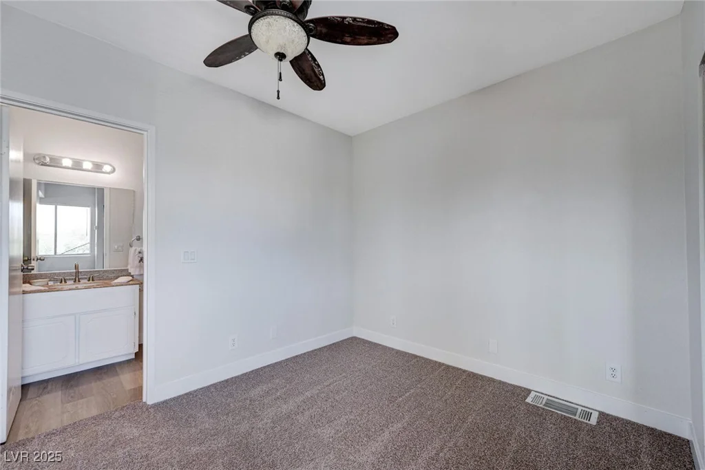 6641 Silverstream, Las Vegas, NV 89107