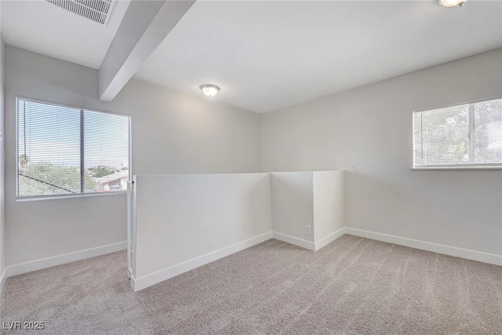 6641 Silverstream, Las Vegas, NV 89107