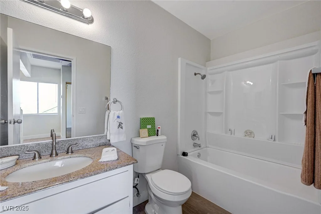 6641 Silverstream, Las Vegas, NV 89107