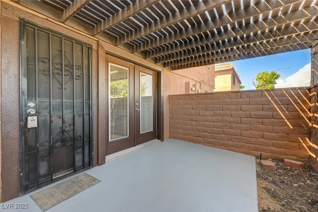 6641 Silverstream, Las Vegas, NV 89107