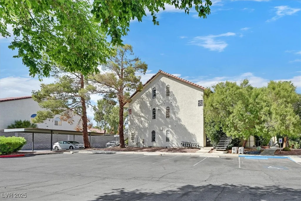 3974 Bushnell, Las Vegas, NV 89103