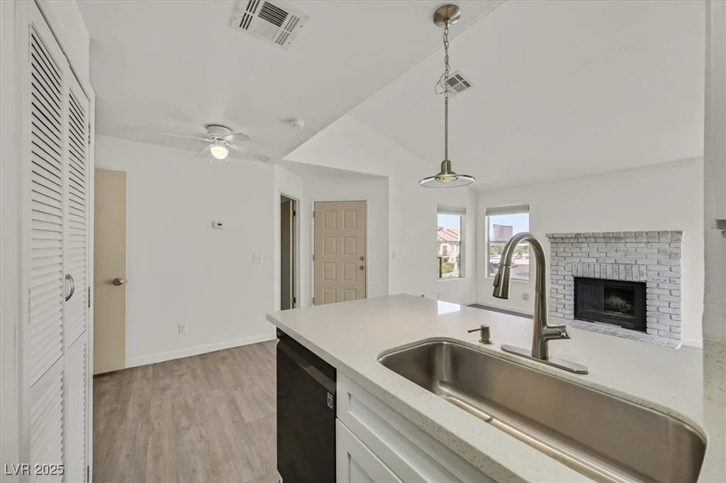 3974 Bushnell, Las Vegas, NV 89103