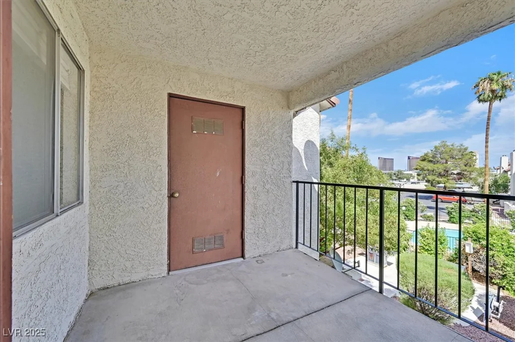 3974 Bushnell, Las Vegas, NV 89103