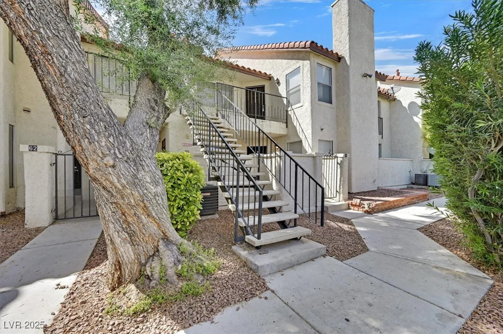 3974 Bushnell, Las Vegas, NV 89103