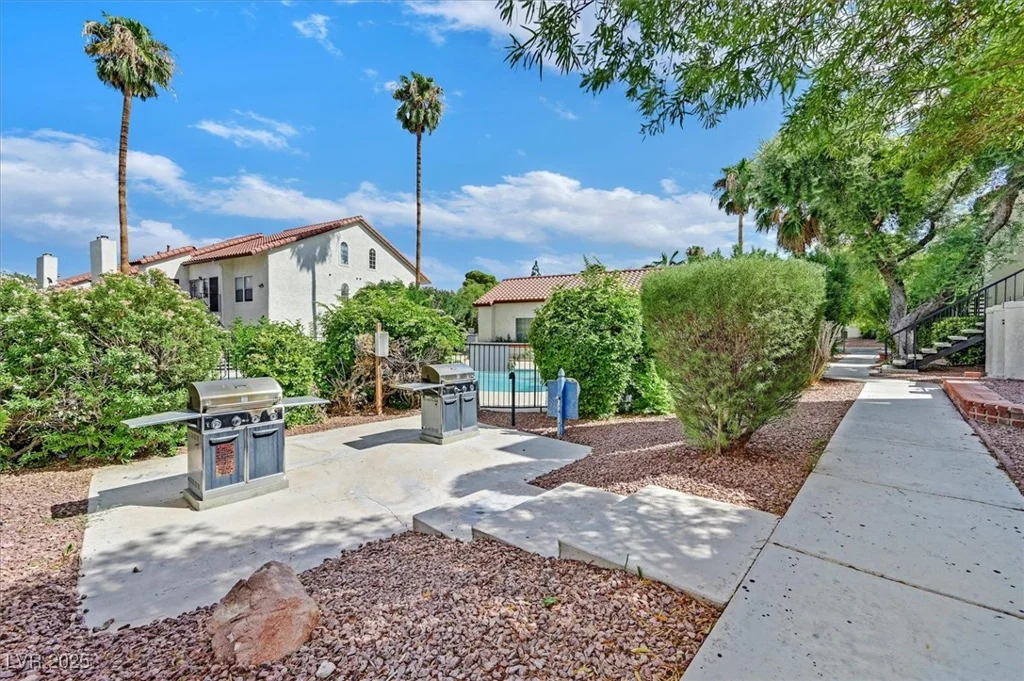 3974 Bushnell, Las Vegas, NV 89103