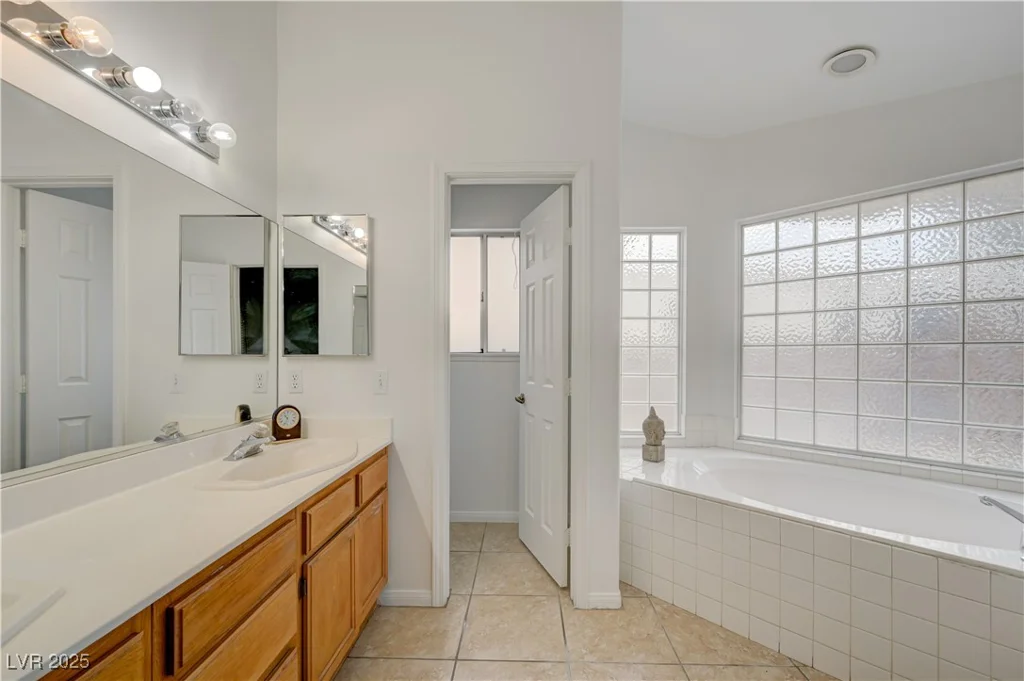 600 Ampere, Las Vegas, NV 89145