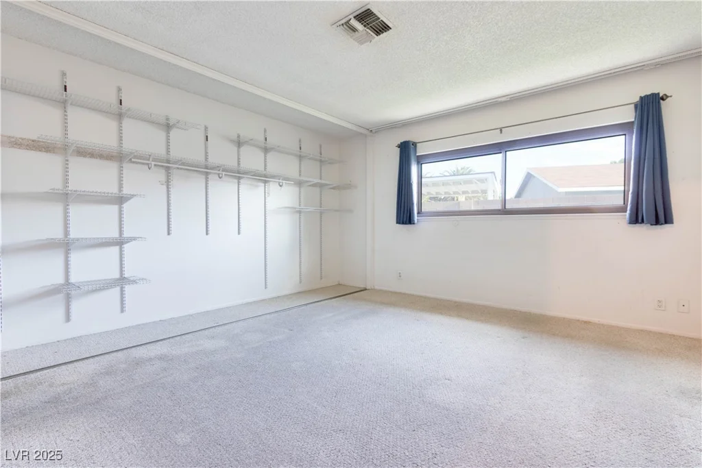 5881 Arandas, Las Vegas, NV 89103