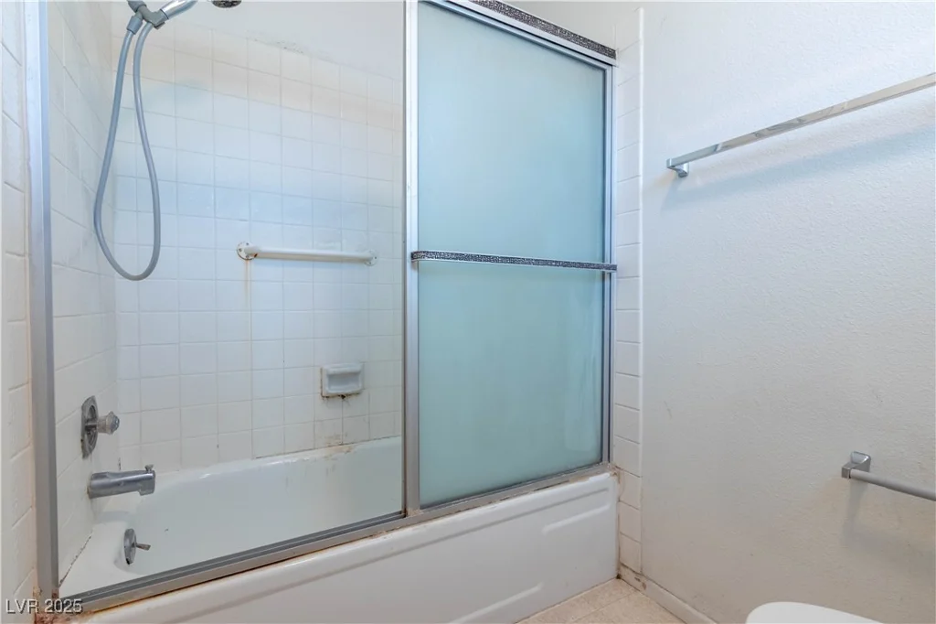 5881 Arandas, Las Vegas, NV 89103