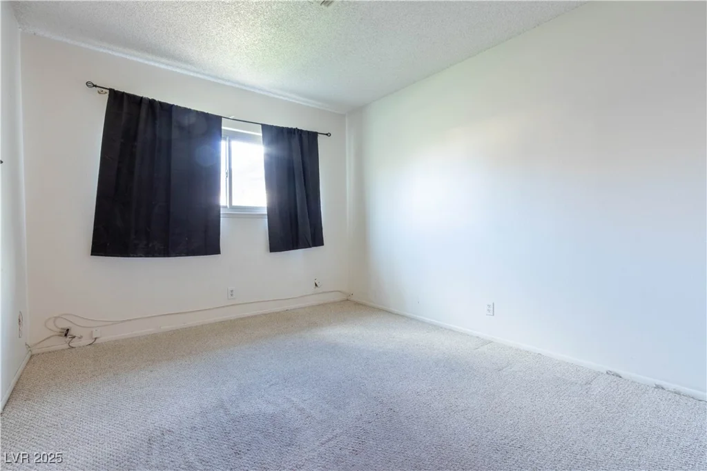 5881 Arandas, Las Vegas, NV 89103