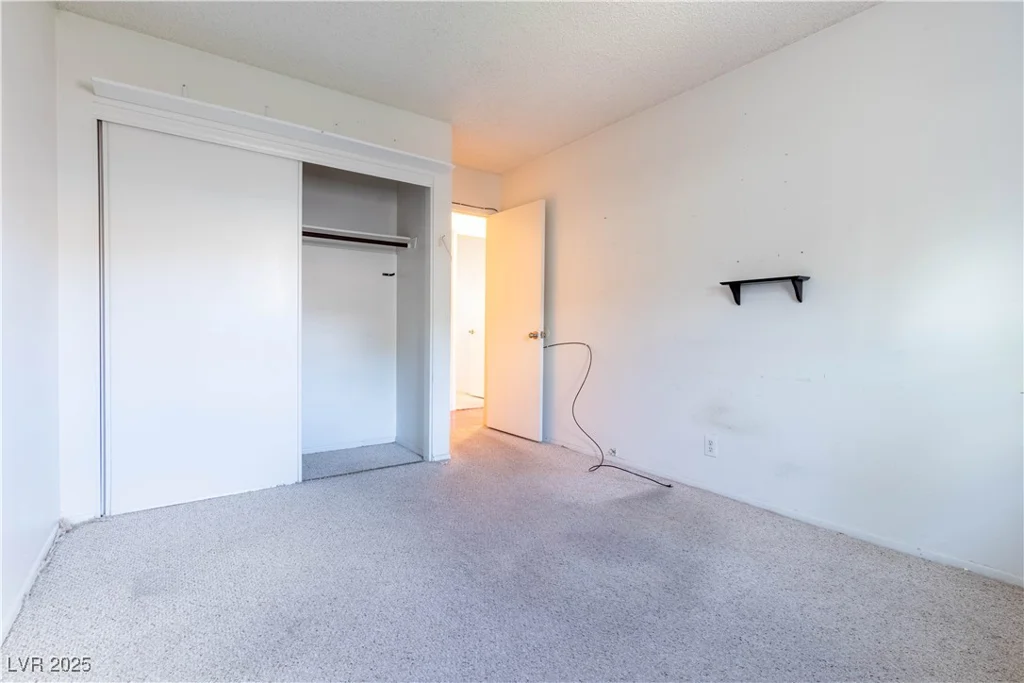 5881 Arandas, Las Vegas, NV 89103